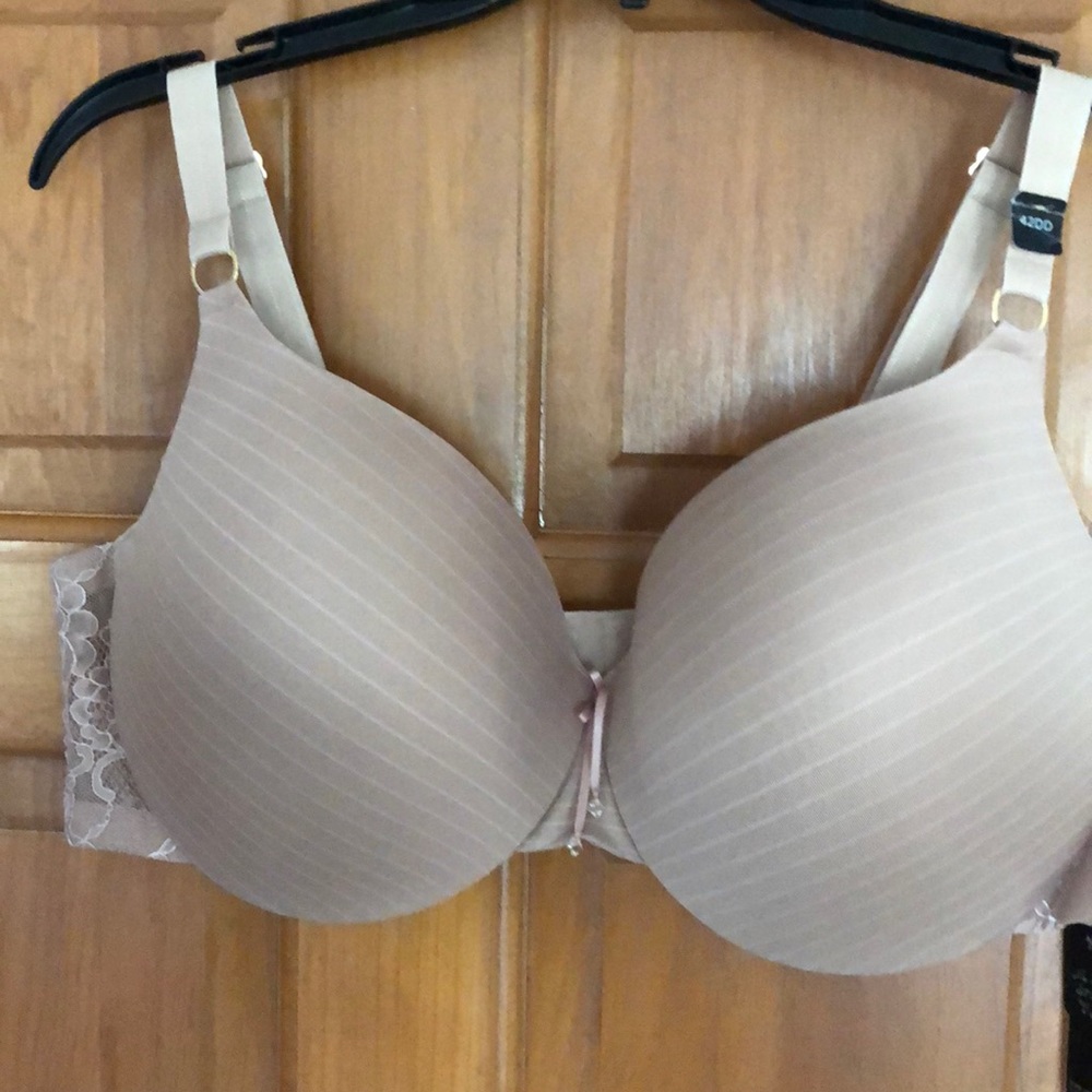 Pretty tan bra
